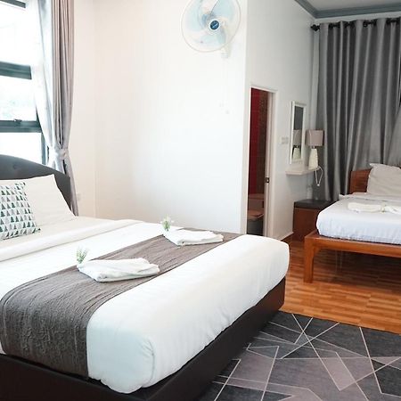 Chaiyai River Front Hotel Сичон Экстерьер фото