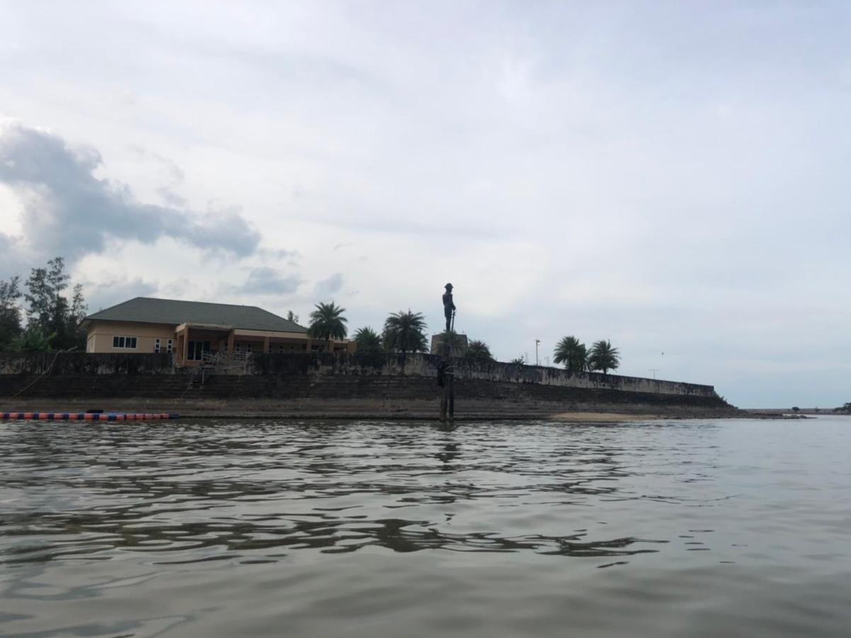 Chaiyai River Front Hotel Сичон Экстерьер фото