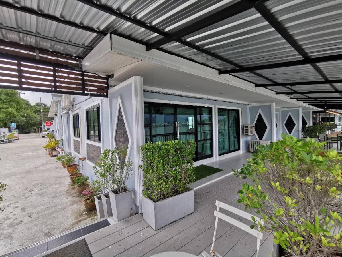 Chaiyai River Front Hotel Сичон Экстерьер фото