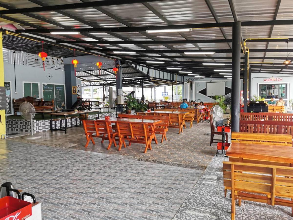 Chaiyai River Front Hotel Сичон Экстерьер фото