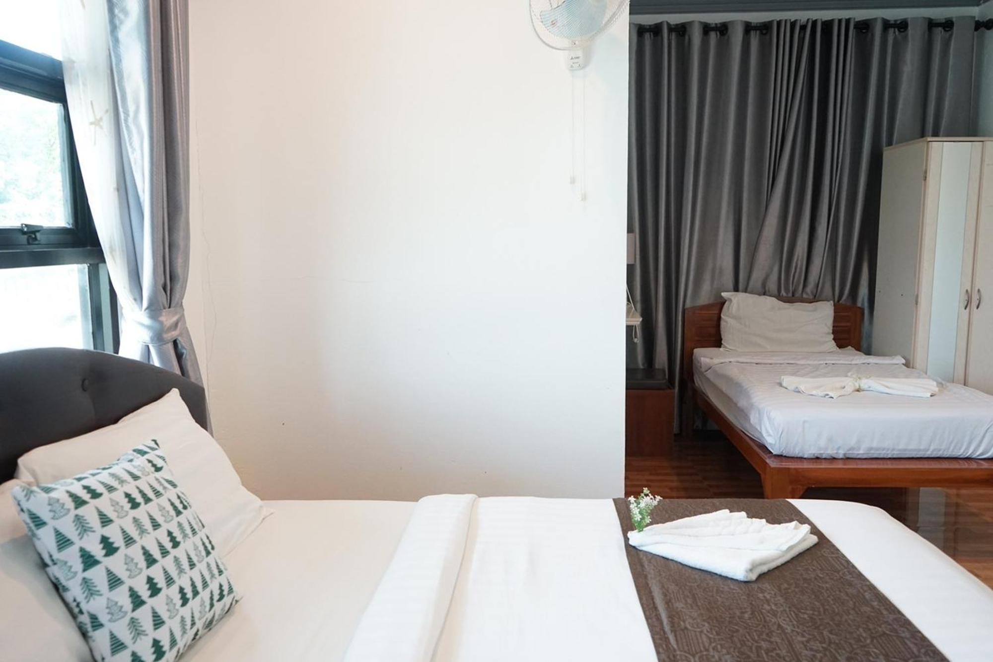 Chaiyai River Front Hotel Сичон Экстерьер фото