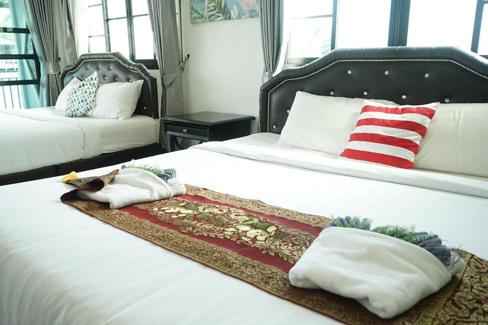 Chaiyai River Front Hotel Сичон Экстерьер фото