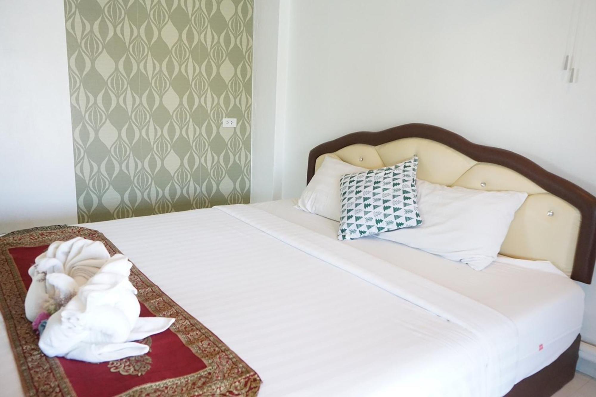 Chaiyai River Front Hotel Сичон Экстерьер фото