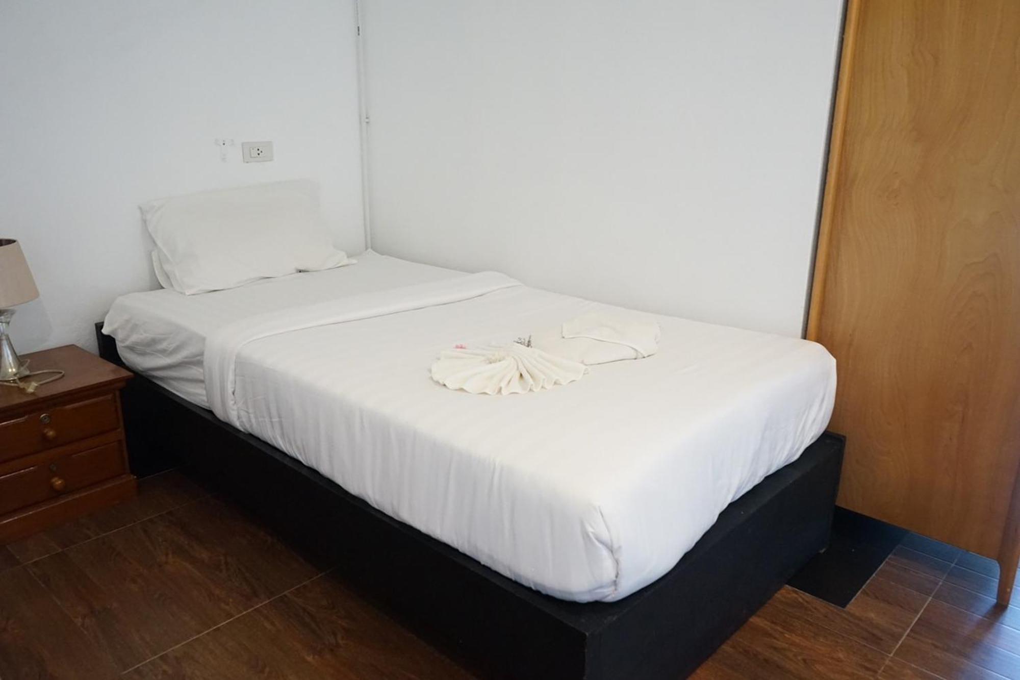 Chaiyai River Front Hotel Сичон Экстерьер фото