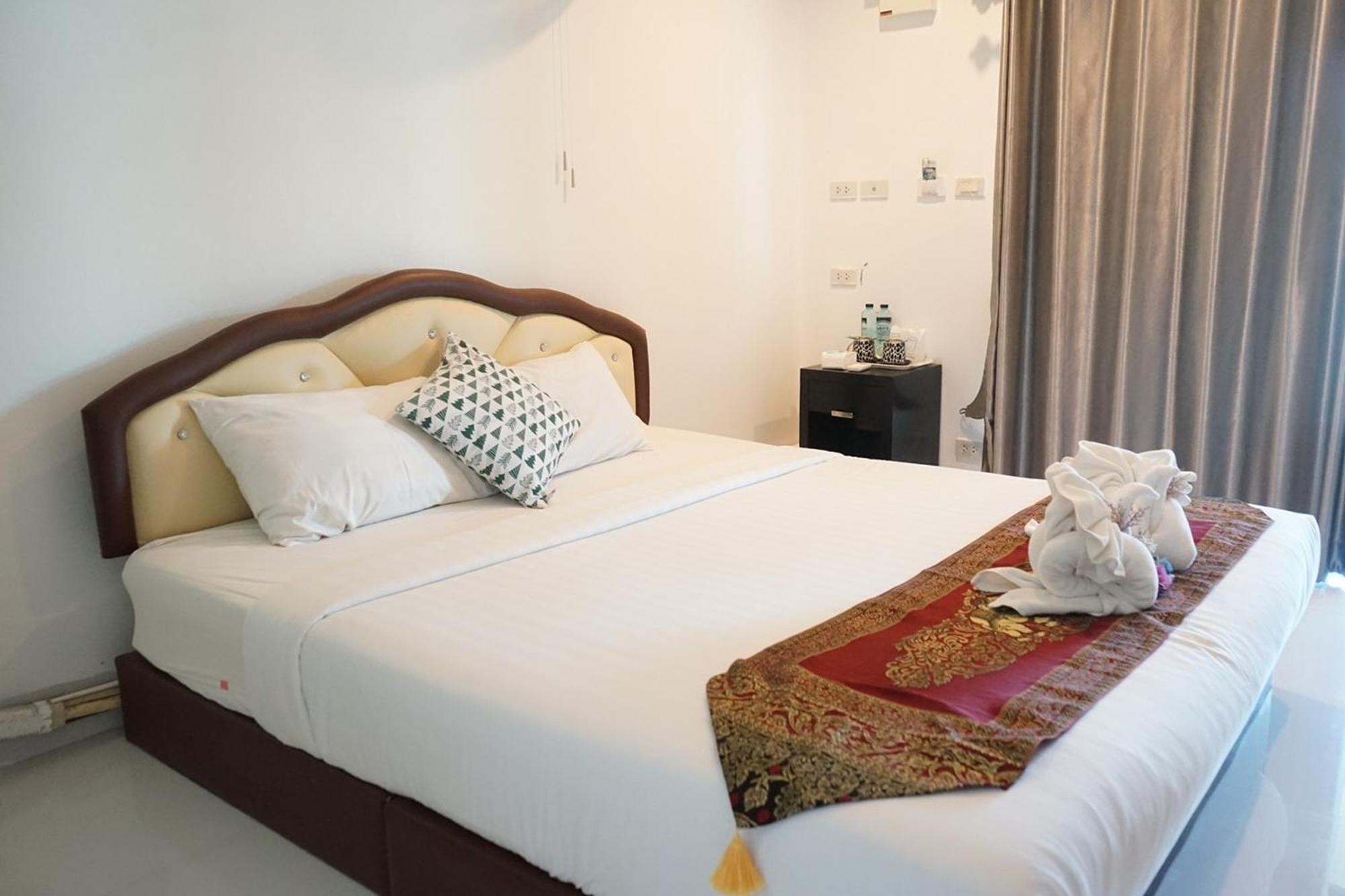 Chaiyai River Front Hotel Сичон Экстерьер фото