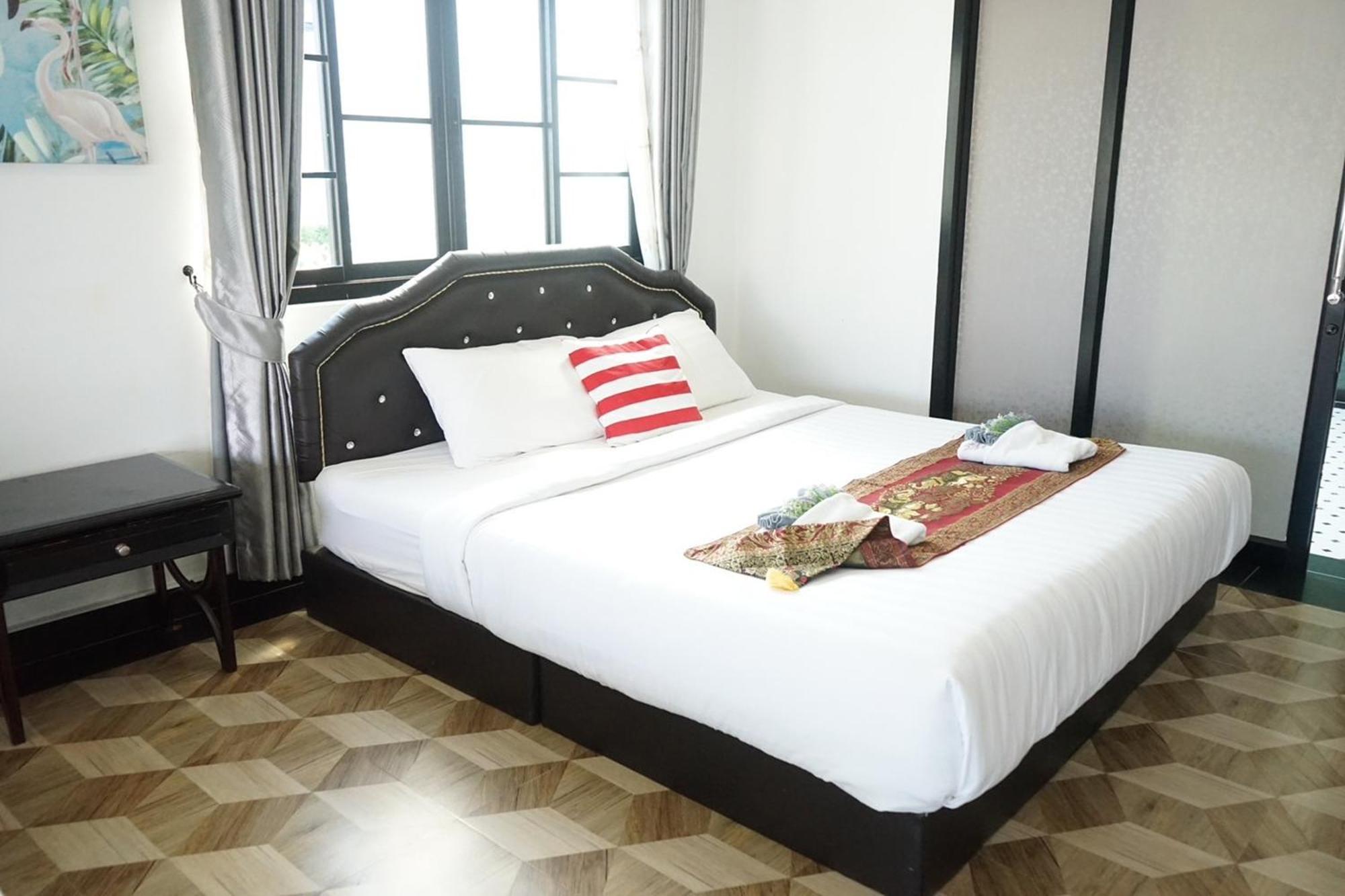 Chaiyai River Front Hotel Сичон Экстерьер фото