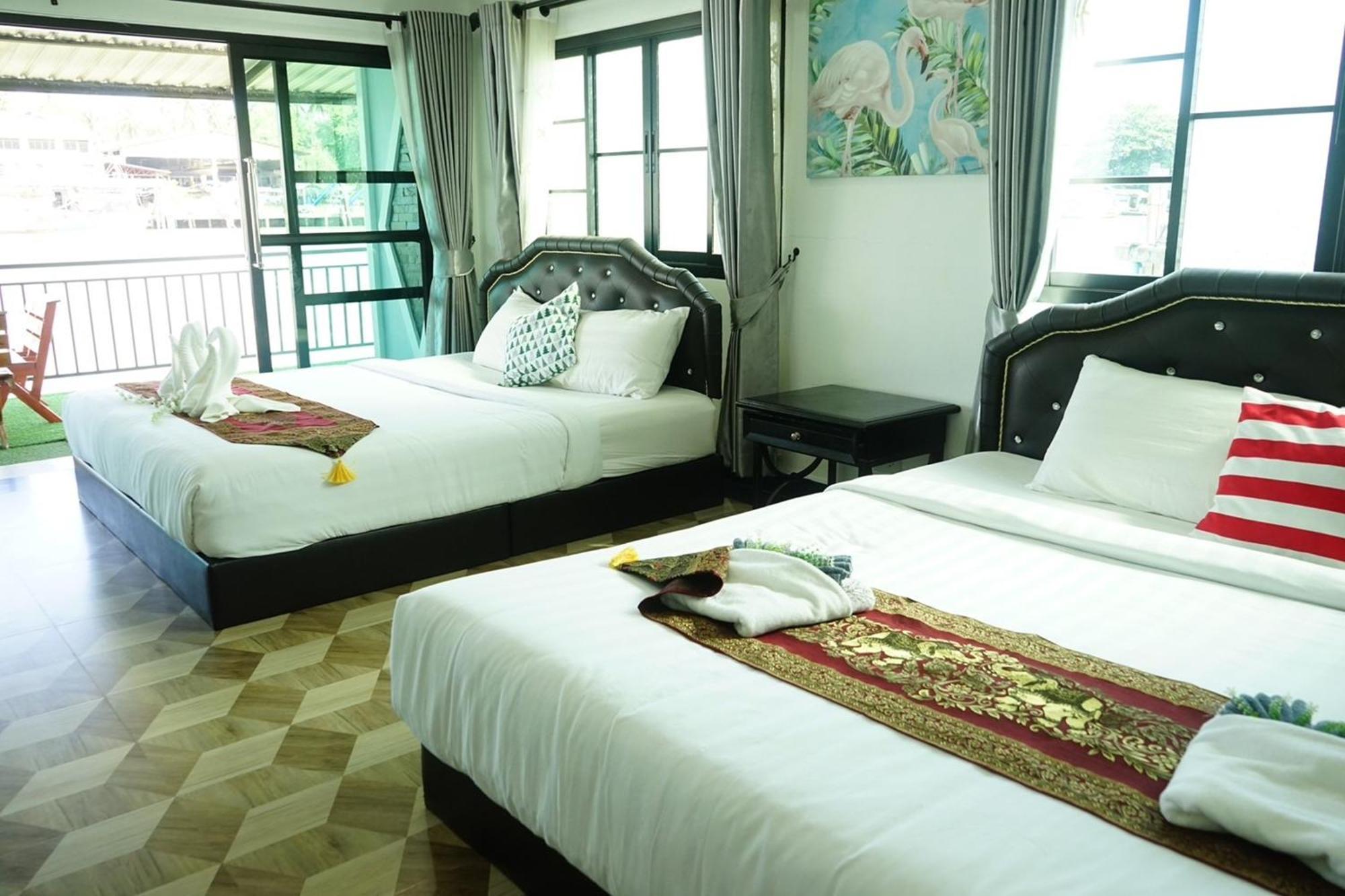 Chaiyai River Front Hotel Сичон Экстерьер фото