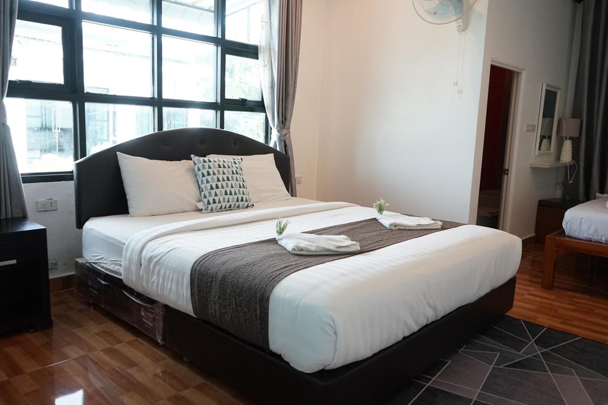 Chaiyai River Front Hotel Сичон Экстерьер фото